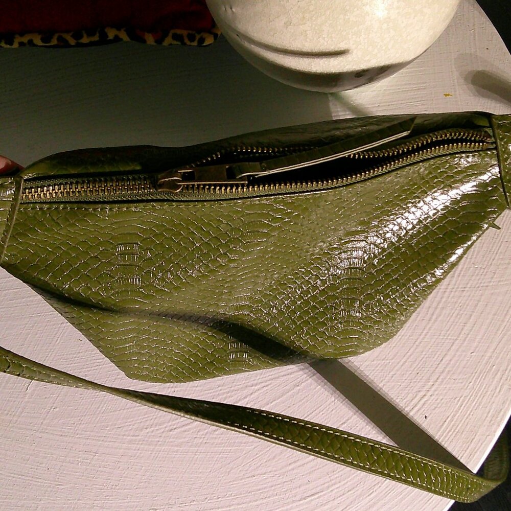 The Drop Green Leather cross body